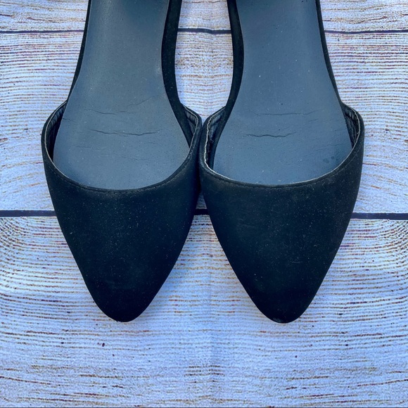 Charlotte Russe Pointed Toe Flats with Ankle Strap - Picture 3 of 4